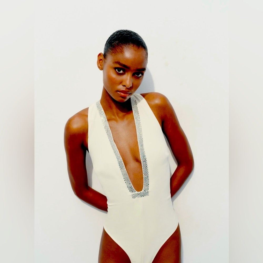 ZARA fitted jewel white low cut bodysuit. NWT SIZE medium
